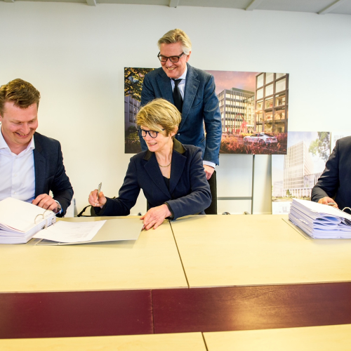 Foto 1 Ondertekening.jpg